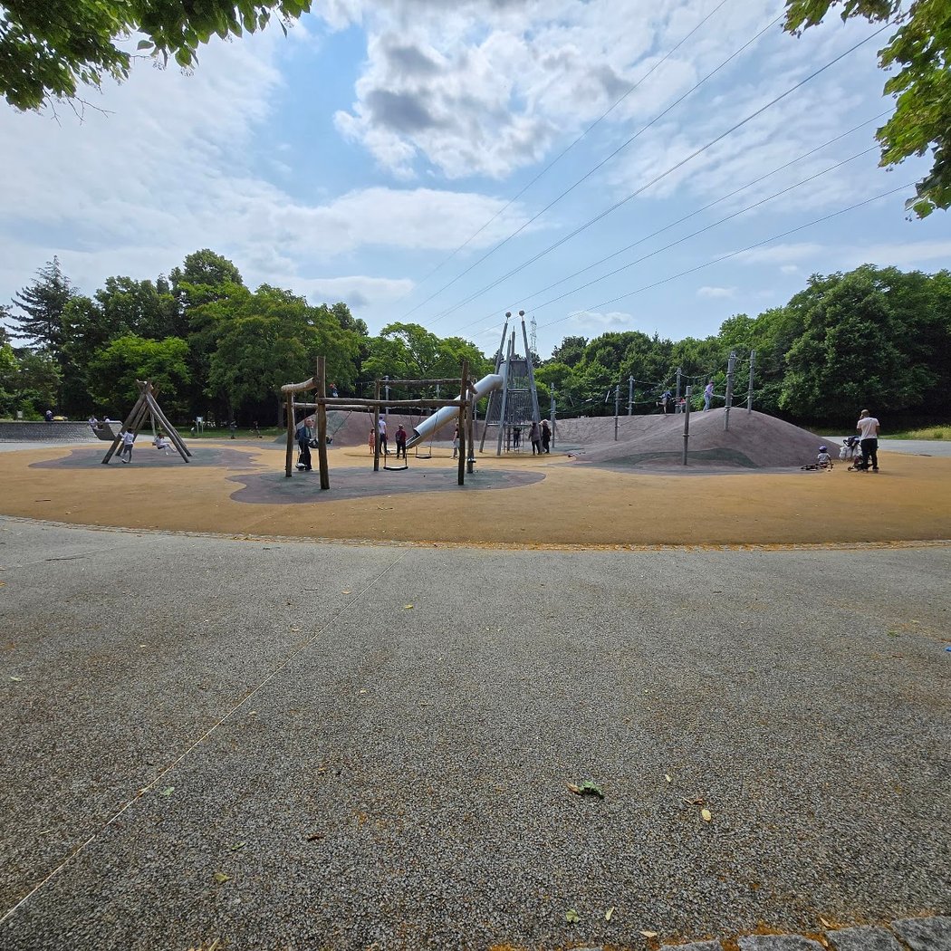 Terrain de Jeu du Parc des Chanteraines 2